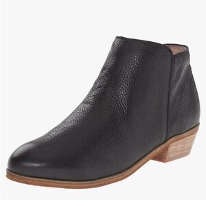 SoftWalk Black Leather Ankle Booties 8 1/2 Wide